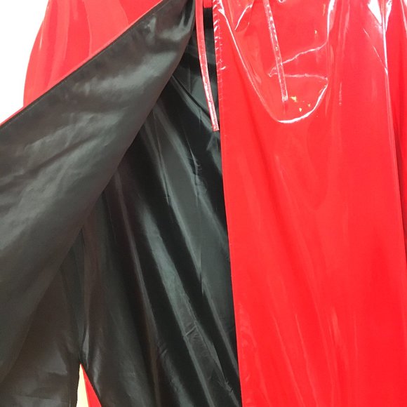 LEG AVENUE  Red Vinyl Blk Lined Long Hooded Cape Discontinued  VTG NOS NWT - Picture 4 of 13